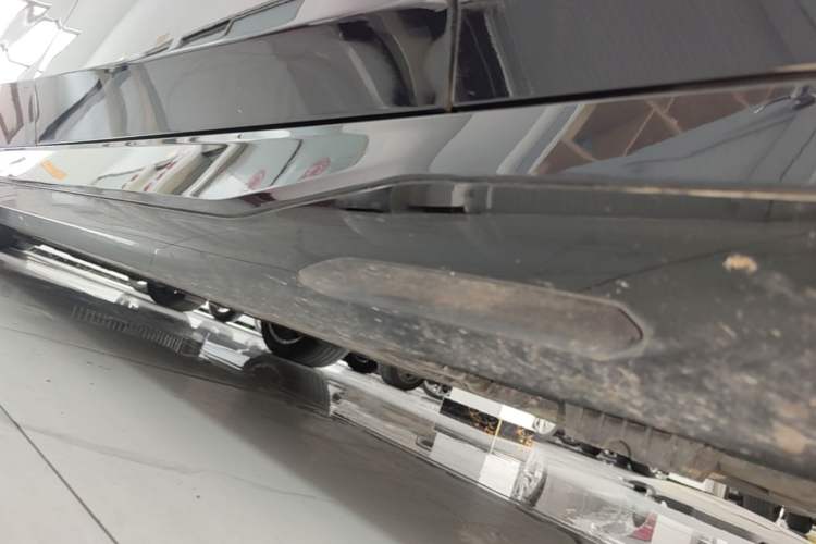 Used BMW i5 2025 eDrive 35L M Sport Package Right Side Sill