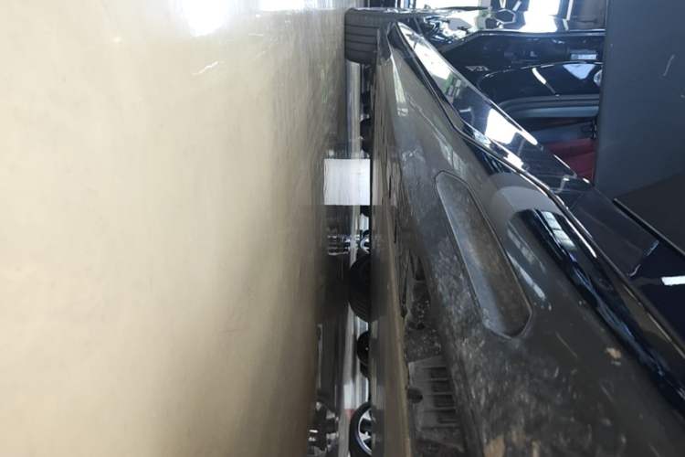 Used BMW i5 2025 eDrive 35L M Sport Package Right Side Sill