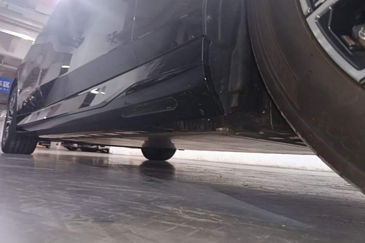 Used BMW i5 2025 eDrive 40L M Sport Package Right Side Sill