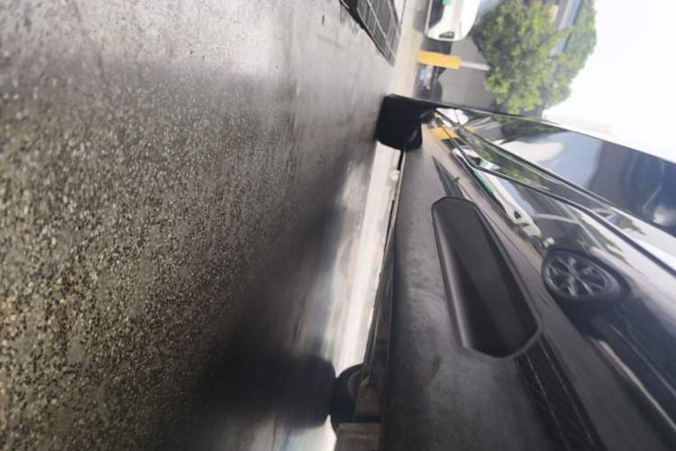 Used BMW i5 2025 eDrive 40L M Sport Package Right Side Sill