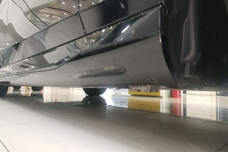 Used BMW i5 2025 eDrive 35L M Sport Package Right Side Sill