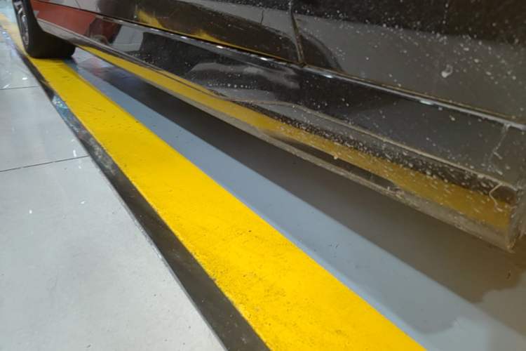 Used BMW i5 2025 eDrive 40L M Sport Package Right Side Sill