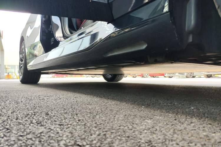 Used BMW i5 2025 eDrive 35L M Sport Package Right Side Sill
