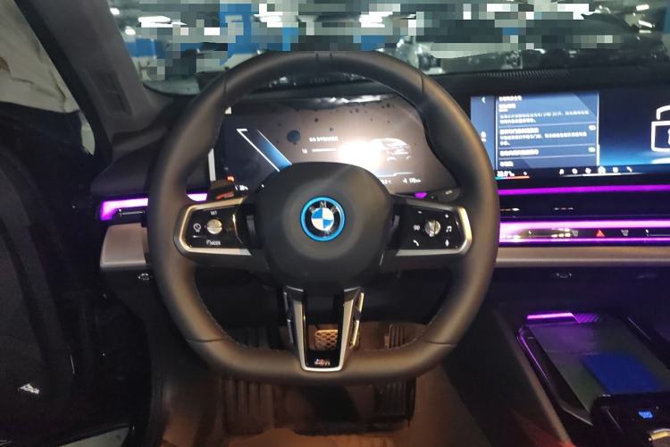 Used BMW i5 2025 eDrive 35L M Sport Package Steering Wheel