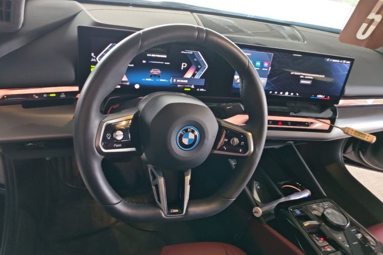 Used BMW i5 2025 eDrive 35L M Sport Package Steering Wheel
