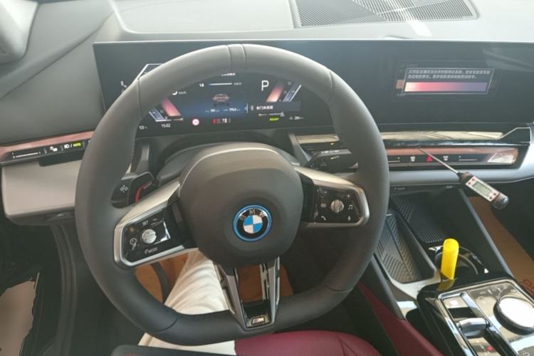 Used BMW i5 2025 eDrive 40L M Sport Package Steering Wheel