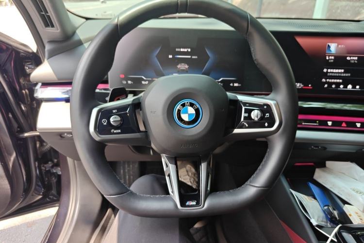 Used BMW i5 2025 eDrive 35L M Sport Package Steering Wheel