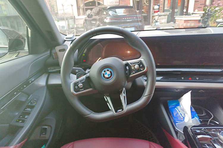 Used BMW i5 2025 eDrive 35L M Sport Package Steering Wheel