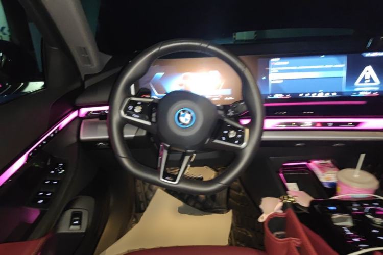 Used BMW i5 2025 eDrive 35L M Sport Package Steering Wheel