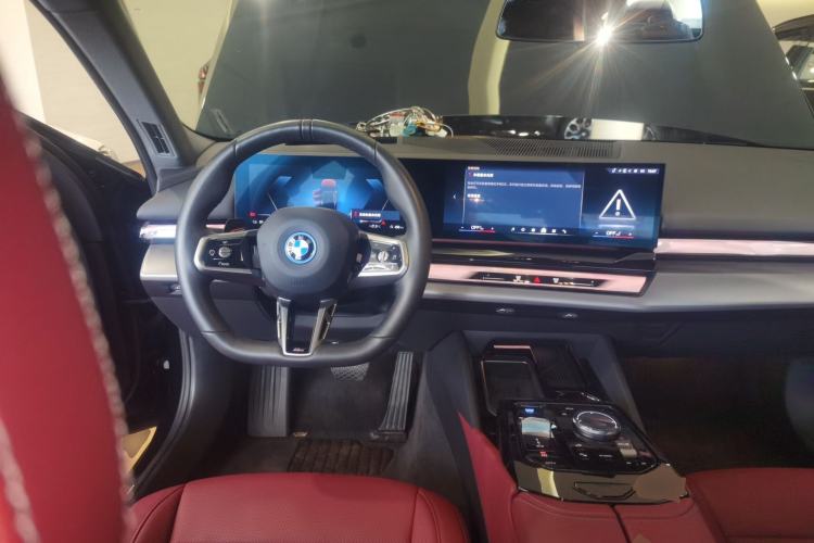 Used BMW i5 2025 eDrive 40L M Sport Package Steering Wheel