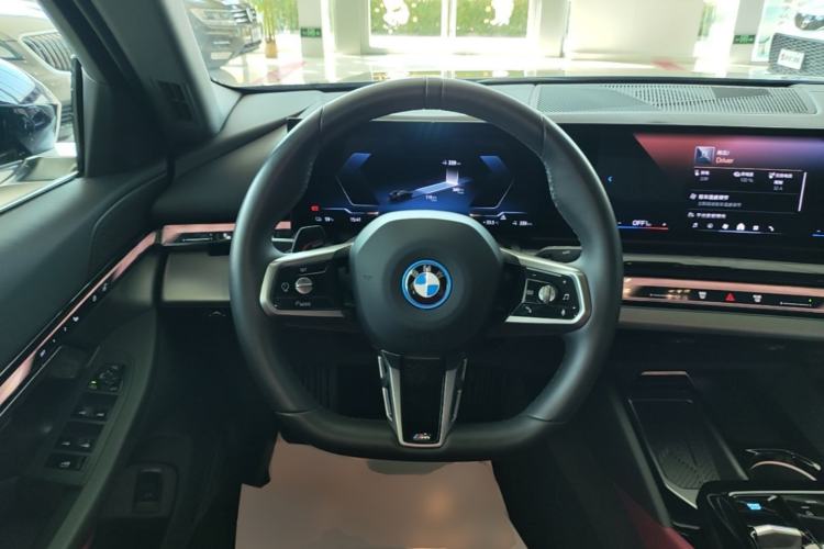 Used BMW i5 2025 eDrive 35L M Sport Package Steering Wheel