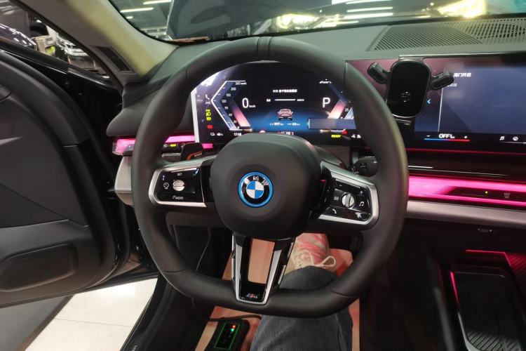 Used BMW i5 2025 eDrive 40L M Sport Package Steering Wheel