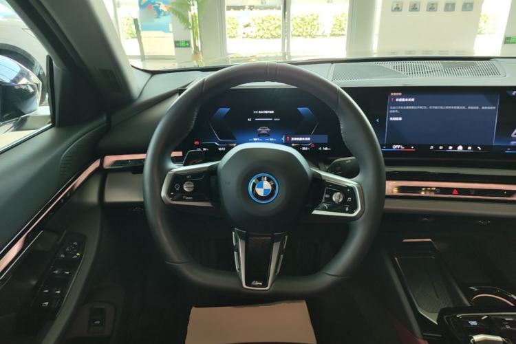 Used BMW i5 2025 eDrive 35L M Sport Package Steering Wheel