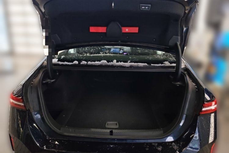 Used BMW i5 2025 eDrive 40L M Sport Package Trunk
