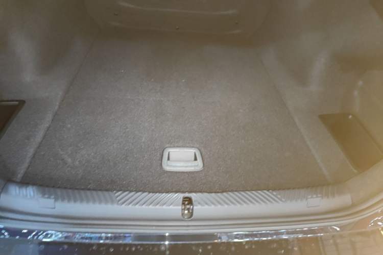 Used BMW i5 2025 eDrive 40L M Sport Package Trunk