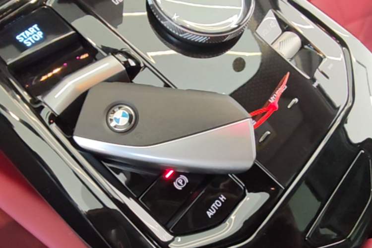 Used BMW i5 2025 eDrive 40L M Sport Package Vehicle Key