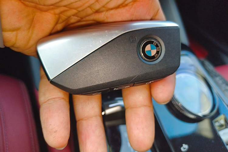 Used BMW i5 2025 eDrive 35L M Sport Package Vehicle Key
