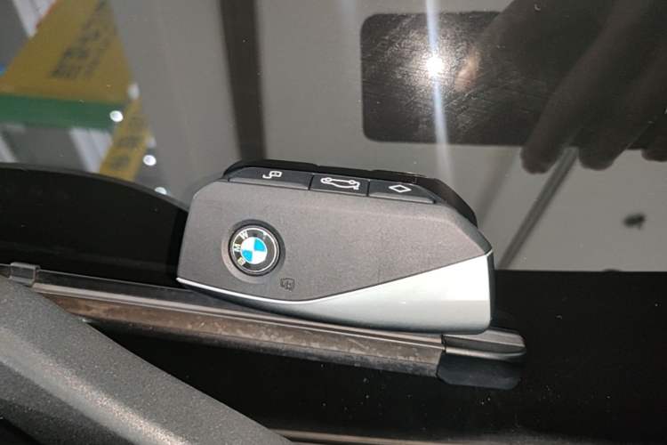Used BMW i5 2025 eDrive 35L M Sport Package Vehicle Key