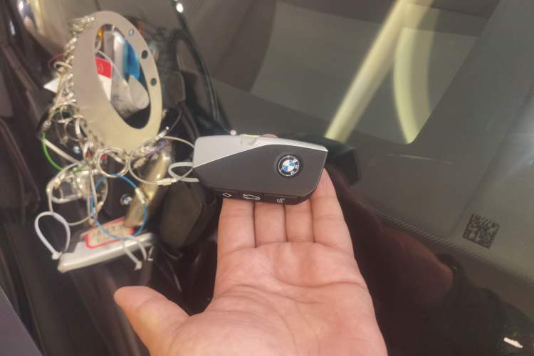 Used BMW i5 2025 eDrive 40L M Sport Package Vehicle Key