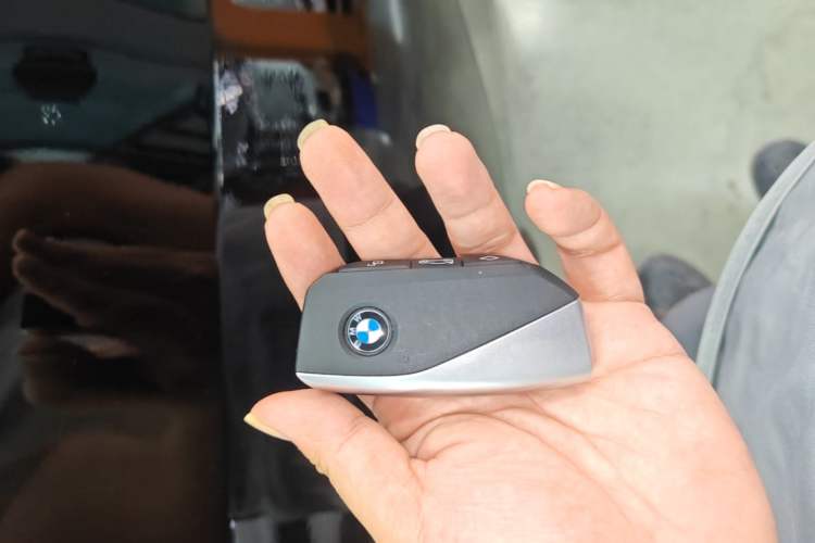 Used BMW i5 2025 eDrive 40L M Sport Package Vehicle Key