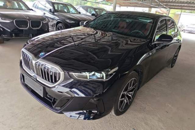 BMW i5 2025 eDrive 35L M Sport Package с пробегом