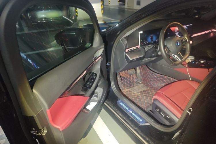 Used BMW i5 2025 eDrive 40L M Sport Package Driver Seat