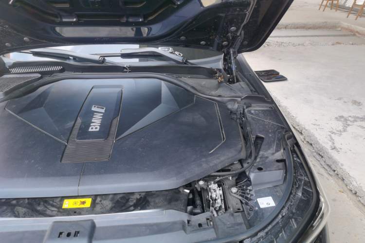 Used BMW i5 2025 eDrive 35L Luxury Package Engine Bay Left