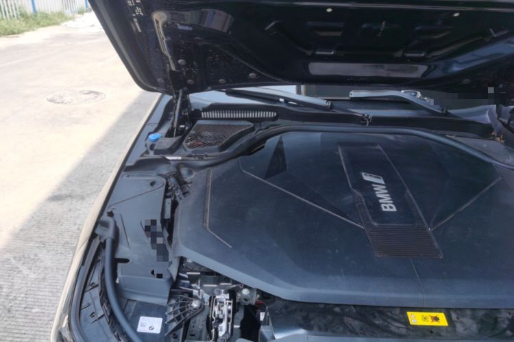 Used BMW i5 2025 eDrive 35L Luxury Package Engine Bay Right