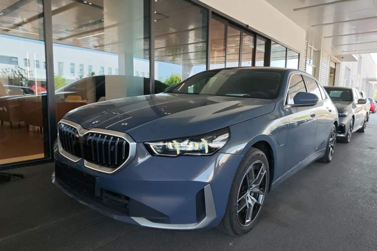 Used BMW i5 2025 eDrive 40L Luxury Package Front