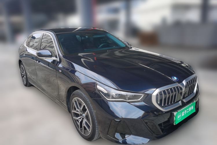 Used BMW i5 2025 eDrive 35L Luxury Package Front Right 45 Deg