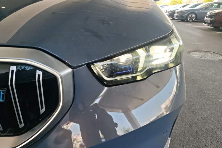 Used BMW i5 2025 eDrive 40L Luxury Package Left Front Headlight