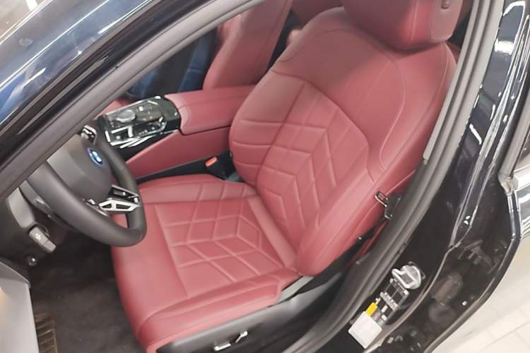 Used BMW i5 2025 eDrive 35L M Sport Package Left Front Seat