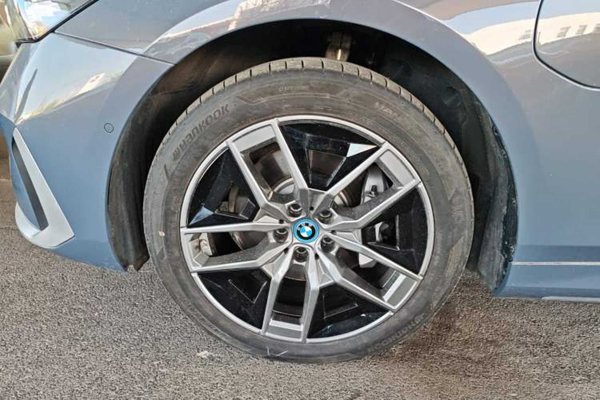 Used BMW i5 2025 eDrive 40L Luxury Package Left Front Wheel Hub
