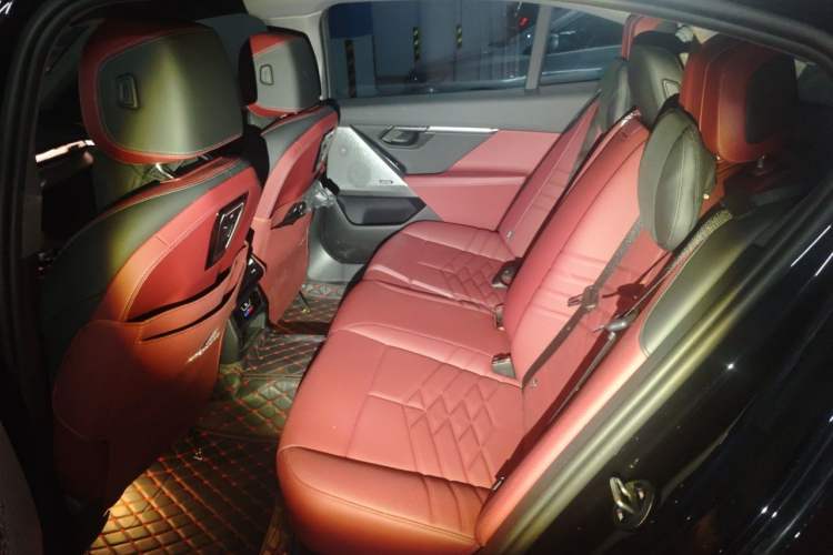 Used BMW i5 2025 eDrive 40L M Sport Package Left Rear Seat