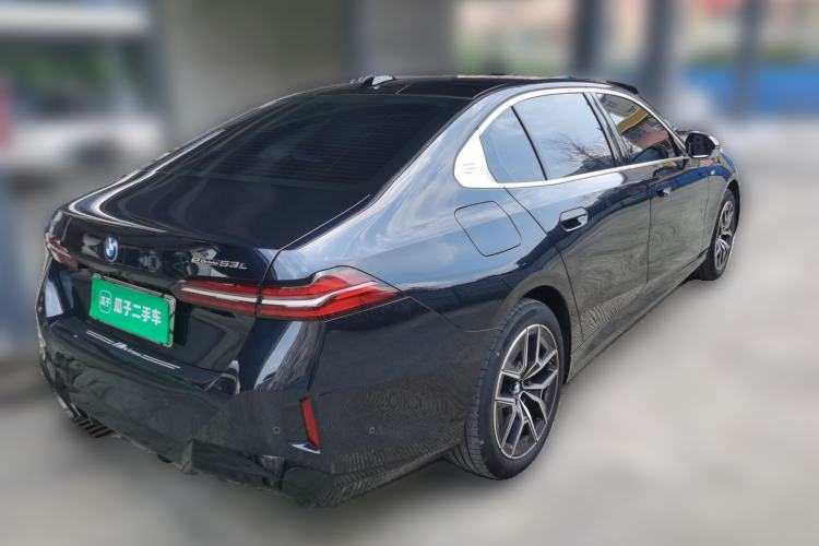 Used BMW i5 2025 eDrive 35L Luxury Package Rear Right 45 Deg