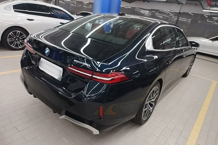 Used BMW i5 2025 eDrive 35L M Sport Package Rear Right 45 Deg