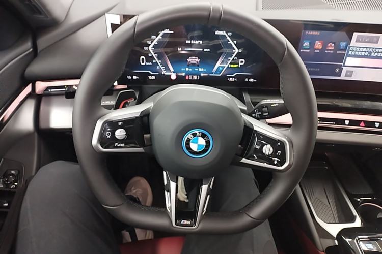 Used BMW i5 2025 eDrive 35L M Sport Package Steering Wheel
