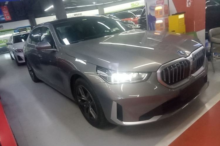 Used BMW i5 2025 eDrive 35L Luxury Package Exterior 1