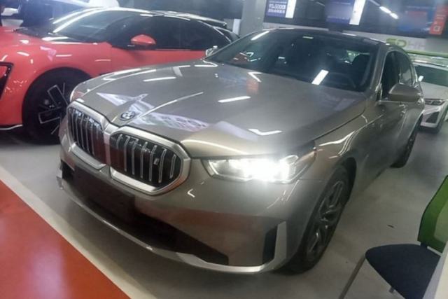 Used BMW i5 2025 eDrive 35L Luxury Package