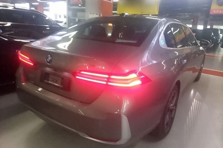 Used BMW i5 2025 eDrive 35L Luxury Package Rear Right 45 Deg