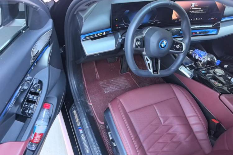 Used BMW i5 2025 eDrive 40L M Sport Package Driver Seat