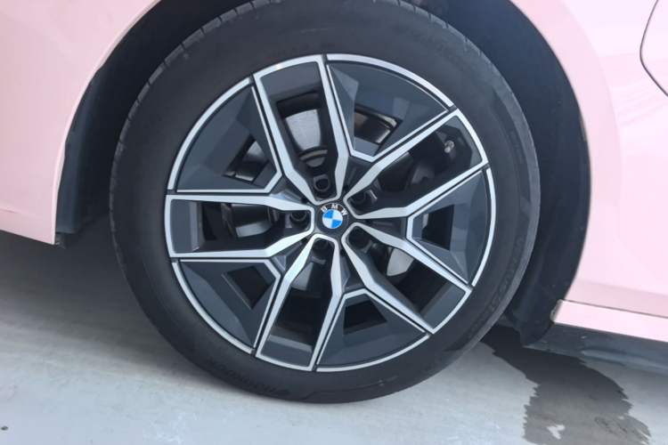 Used BMW i5 2025 eDrive 40L M Sport Package Left Front Wheel Hub