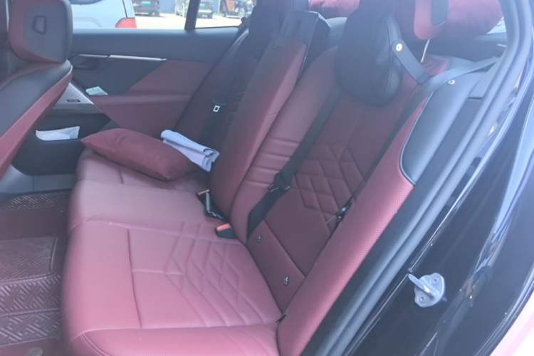 Used BMW i5 2025 eDrive 40L M Sport Package Left Rear Seat