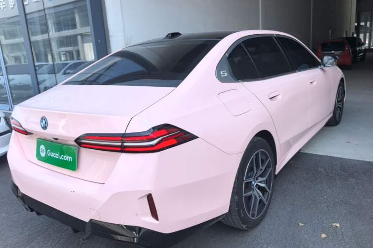Used BMW i5 2025 eDrive 40L M Sport Package Rear Right 45 Deg