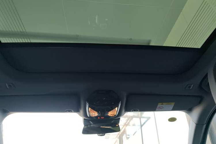 Used BMW i5 2025 xDrive 50L Luxury Package Headliner