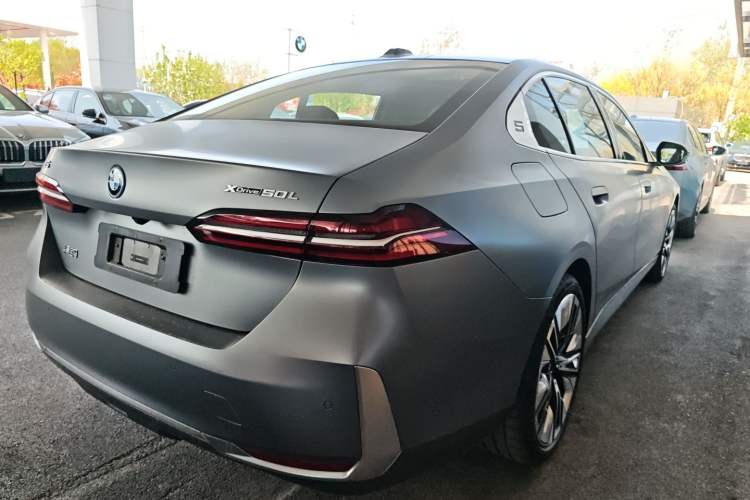 Used BMW i5 2025 xDrive 50L Luxury Package Rear Right 45 Deg
