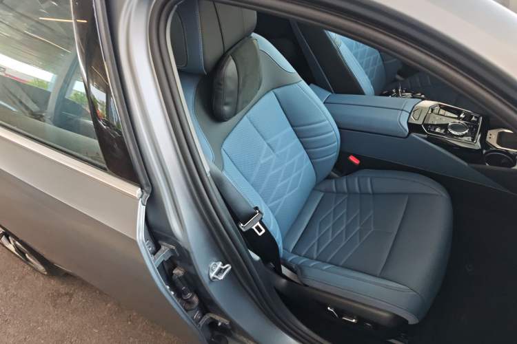 Used BMW i5 2025 xDrive 50L Luxury Package Right Front Seat