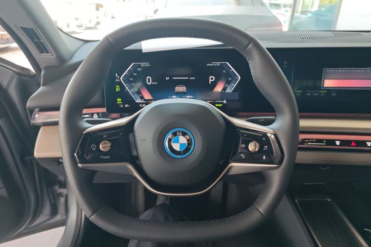 Used BMW i5 2025 xDrive 50L Luxury Package Steering Wheel