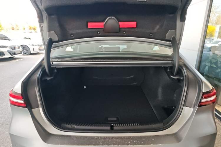 Used BMW i5 2025 xDrive 50L Luxury Package Trunk