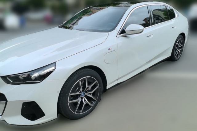 BMW i5 2025 eDrive 40L M Sport Package usado